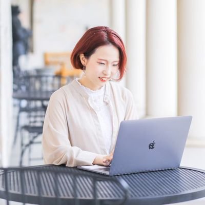 【動画編集を本業にして自由な時間を手に入れたヒト】スクールに通うも『この先どうしたらいいの…?』と足踏みしてる”あなた”へ|動画編集を個人で仕事のするための”ビジネスの基礎”を発信|元保育士|27歳|スクール卒業案件0→ビジネス学んで月40万|多くの子どもの思い出を残していきたい!|動画編集が楽しめる時間連れていきます