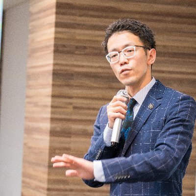 著者、コンサルタント / 『発信する勇気』きずな出版 https://t.co/BIhVcWwJiK / noteフォロワー2万人/コンテンツビジネススクール主宰 /無料メルマガhttps://t.co/eboZ1hwVhp