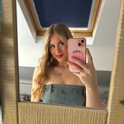 elisefayee's profile picture. 