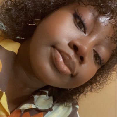 TamikaW5's profile picture. flaws,chaos and life🍹