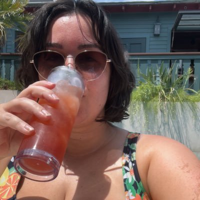 32 ✨copywriter + designer ✨ the time for revenge is now (or just whenever) ✨ views expressed are my own ✨ she/her