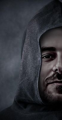 ylgzr_'s profile picture. Yolda olmayı severim. Bazen yazar, bazen susarım. Hayat kadar basit, insan kadar karmaşık.