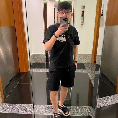 lschia208's profile picture. 1是比世界上所有数字都大