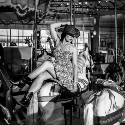 I’m a wild horse running 🐎 Can’t hold me down honey. Watch me as I take on this town 🎶 “I Am Brittany Nichole” the EP in stores everywhere!