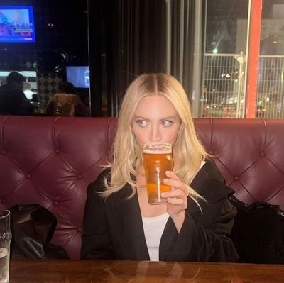 bechloenerds's profile picture. This ginger needs her jiggle juice
