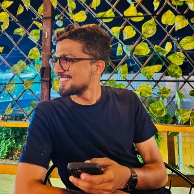 wanderwithved's profile picture. 