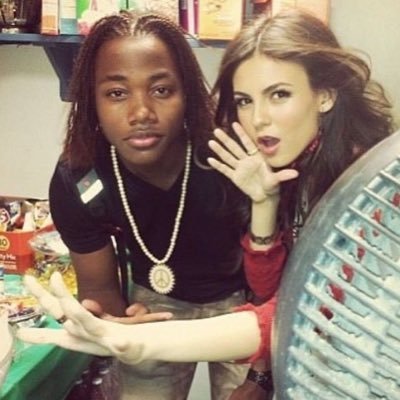 txeejjj's profile picture. dBee.