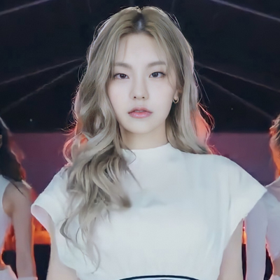 ITZYxMIDZY_JYP's profile picture. ØZZY / Black Heart🖤 (검하단：黒ハ団) /イェジ寄りの箱推し / 独り言たくさんする