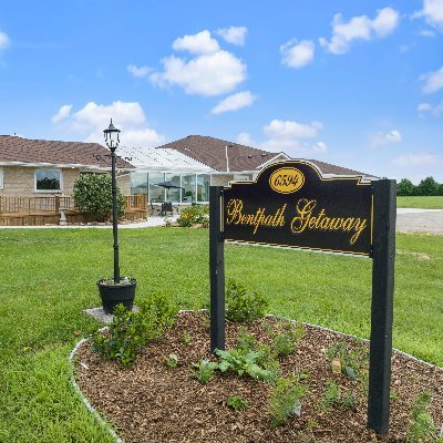 BentpathGetaway's profile picture. Situated in Ontario's Blue Coast area, this home away from home offers the perfect vacation escape. Bentpath Getaway is conveniently located and easy to access.