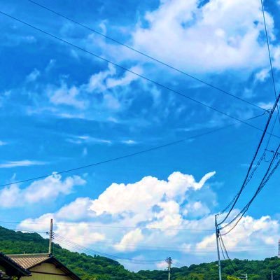 天皇は意味なく只の人間。今後は偶像と嘘と数でなく己の心は己の良心で支える時代である/変化は政治でなく人間から(政治はサポート役)。真に問題は、保身や己の欲の為、政治問題等をとくフリをし続けたく権力、歴史、多数、噂に迎合し必要な改革をしない人/己への名声や賞賛の為でない成熟した人を尊敬します