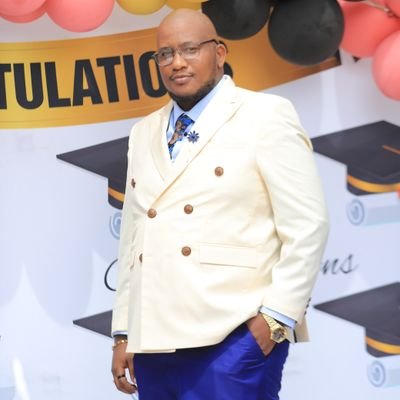 Curtly_online's profile picture. ars effodiendi ⚒️