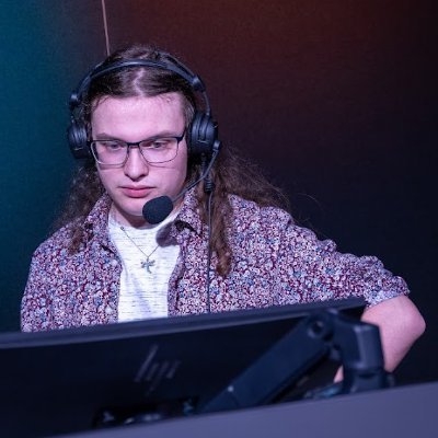 she/her, 19, I talk at video games, 1 × Wyatt's Weekly Award