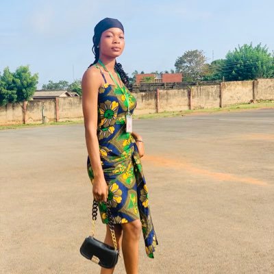 Fashion designer (Stiches by Layo ✂️) A girl helped by God