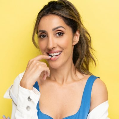 Content creator and Stand-up comedian. 650K+ on YouTube. Here to make you giggle a little, smile, have a harmonious day 💕