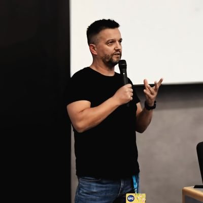Traveller, Fitness Fanatic, Triathlete, Wannabe Musician, WordPress Enthusiast & Software Developer | Born in Germany. Reborn in Italy.