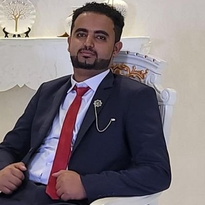 ahmd_alywsfy's profile picture. الكلمات جُثَّةُ مُكفَّنَةٌ بالتشكيل مرميَّةٌ على السطور ..!