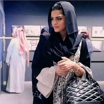 مديرة ومؤسسة لشركة الأعمال المتجددة للاستثمار في المملكة العربية السعودية أرسال إسمك ورقم جوالك خاص 📩 🇸🇦
