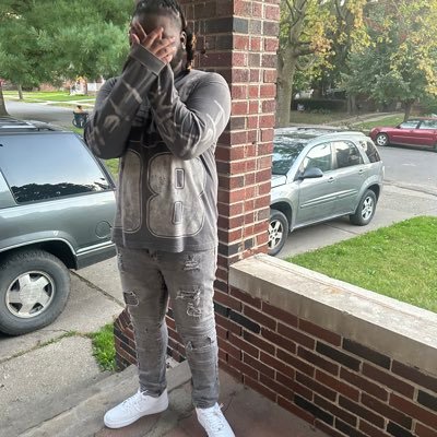 SupremeMadeKari's profile picture. 