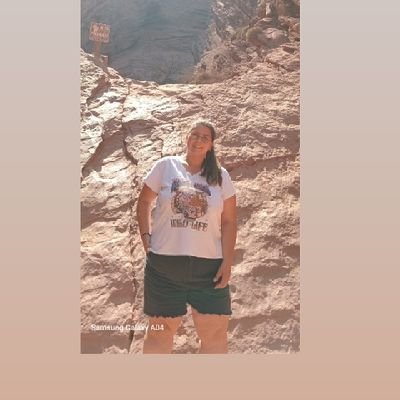 IvanaBrazzart's profile picture. 27 años.. 
Acuariana.. 
 Las Toscas- Reconquista
Licenciada en Trabajo Social ✨️😍
Psicologa Social ✨️💜