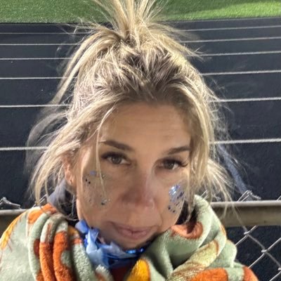 mommacan4life's profile picture. Kick ass mom of 4, mediator of chaos, teacher, volunteer extraordinaire & travel junkie