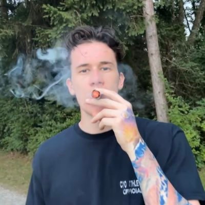 realjakeharris's profile picture. 