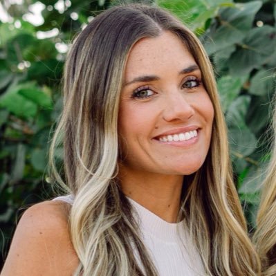 tessamort's profile picture. Jesus Follower • Meme Appreciator • Photo Taker • Brand Builder • DM for freelance📸 Prev: Social/Brand Strategy @ Miami Hurricanes & FGCU Athletics