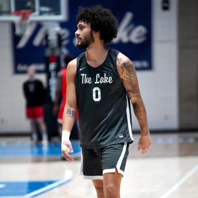 @SLCCbasketball | 6’1 180lbs | point guard| hometown RVA 📍| ig: saucyeddie4| 571-320-4648 | #jucoproduct