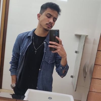 LeohCarvallho's profile picture. meu medo não é perder o que eu ganhei,
é perder o que eu já tinha desde antes de começar