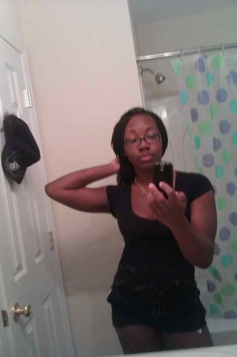 #Cuff 
#TeamShakeDatAss
Im a girl that likes to speak her mind in don't care...