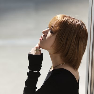 Kaede IMAI / メディアディレクター / ラジオ番組制作・構成/ 文筆家 / #brc876 パーソナリティ / #HOMPA 3人目 / エッセイ集『九階のオバケとラジオと文学』よはく舎👻/自主制作『いい子悪い子働く子』『君は絶対に私を忘れない』//プロフィール写真:ハービー・山口さん(撮影)