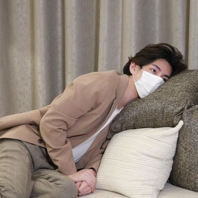 baexstan's profile picture. directed by kim taehyung 
fan account