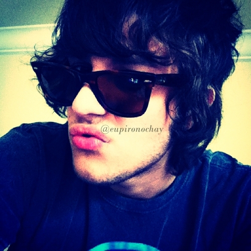 ooo capixaba mais lindo do mundo inteiro fofo, carismático,bonito,engraçado  IℒℴνℯYou @ChayLeao