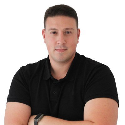 Técnico Superior en Sistemas de telecomunicación e informáticos 👨💻
Casado con Elisa Cordero 06/12/2014 🥰
