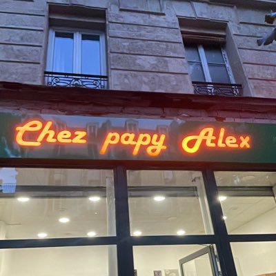 Henriedyb's profile picture. https://t.co/YvubxG898f Teeshirt nehri