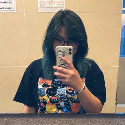 auxiliarium's profile picture. 404 • 8M1T