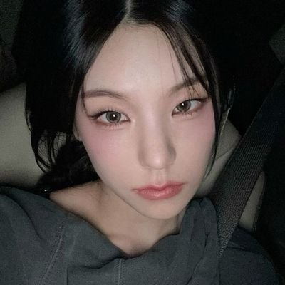 - namorada oficial da yeji !!
-https://t.co/nNSN9ilovI