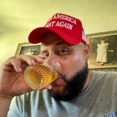 MAGA 🇺🇸/TRUMP2024/ 6’5/ BUCS 🏴☠️/YANKEES ⚾️/RANGERS 🏒