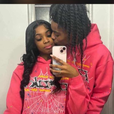 FrancisMen73749's profile picture.