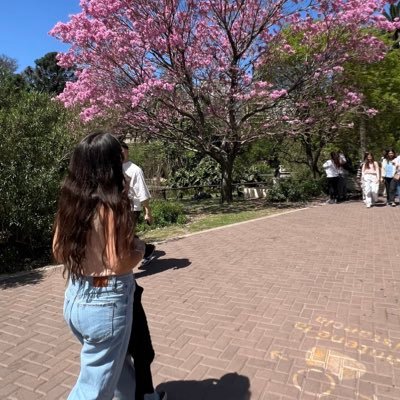 QCata's profile picture. creo, sencillamente, porque creer es confiar 
🏑🤍