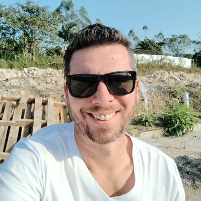 Designer Gráfico, arte finalista, gravador, e um pouco mais de tudo aqui.