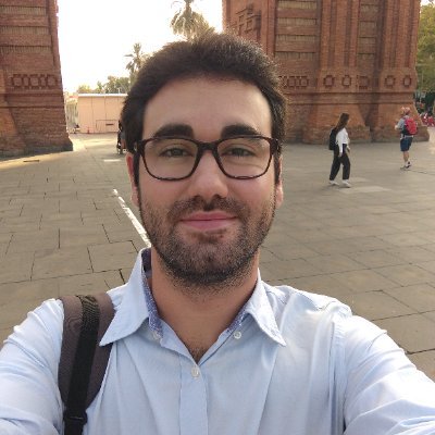 Politòleg (UPF) i Màster en Gestió Pública (UAB-UB-UPF). Barcelonauta. Fent coses.