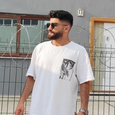 mb026137374's profile picture. ☢️