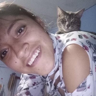 Val_mongirl's profile picture.
