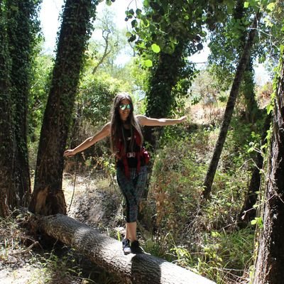 IEmpatica's profile picture. La gente dice que soy diferente, rara, solitaria... y yo lo que me siento es libre. Acepté que mi esencia no está hecha para ser comprendida por todo el mundo.