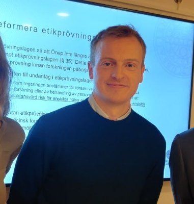 Postdoc in Political Science @liu_universitet & associate research fellow @UIsweden. Interested in diplomacy, practice theory, visual IR & EU foreign policy