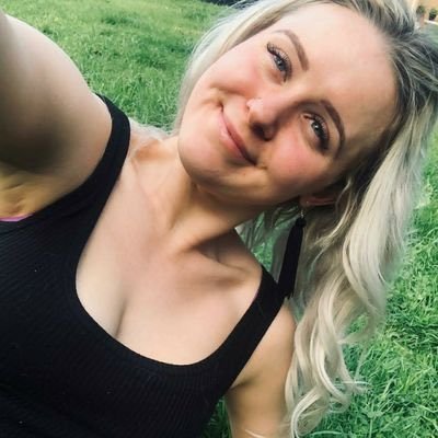 Humour keeps me going | She/her | 23