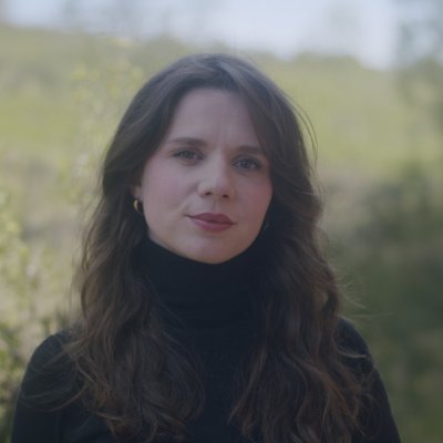 Hello I'm Emilie, a creative developer with a background in design and architecture.
