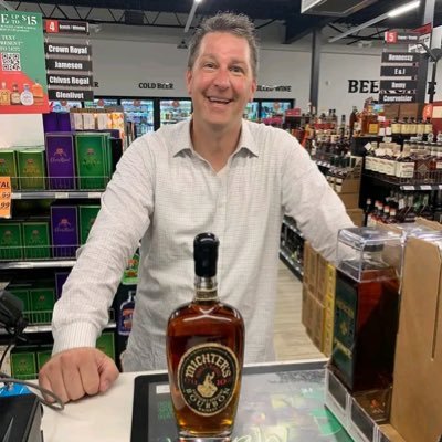 Baseball Fan.Bourbon enthusiast and collector . Hit me up for fun ,🥃.21+ only to follow.🇺🇸🇺🇸
