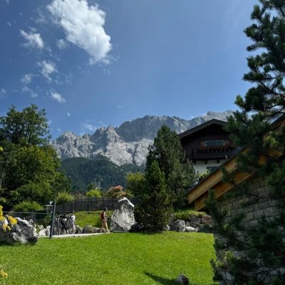 lgyva's profile picture. 