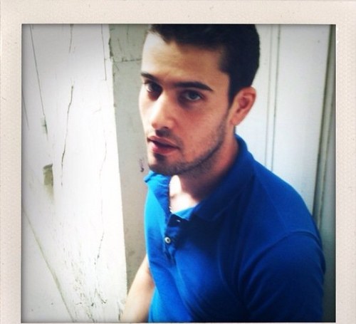 damkura's profile picture. 